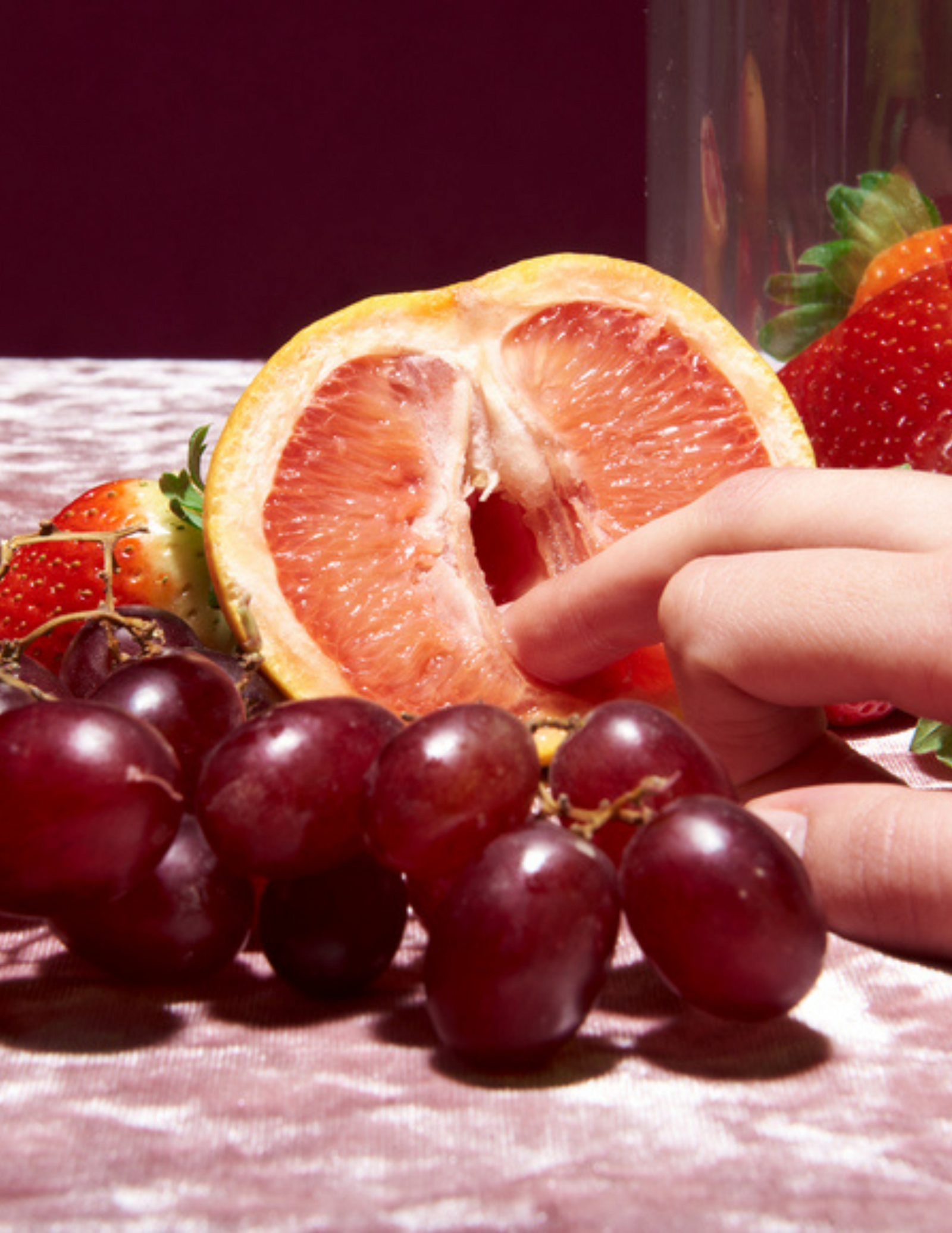 Palce w grejpfrucie
